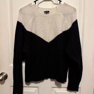 Express Women’s Sweater  Black And White  Medium